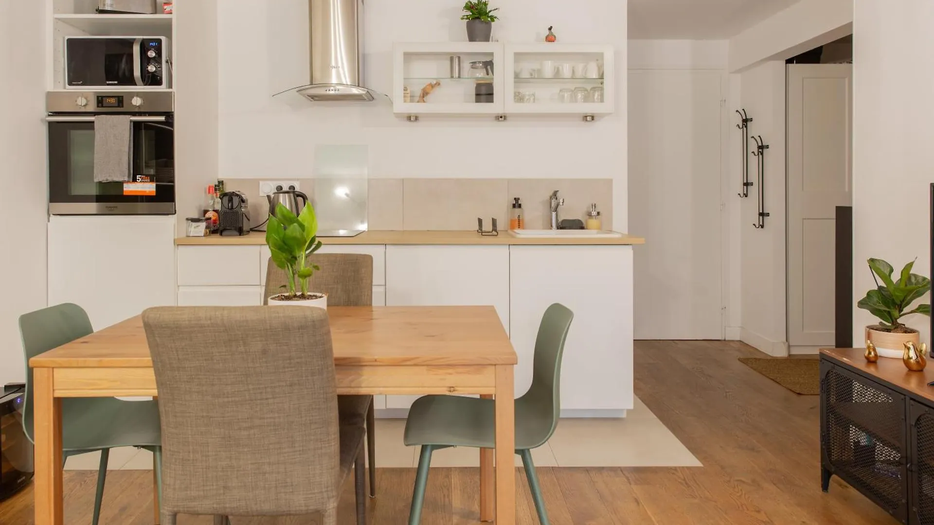 Delalauret Apartment - Vannes Centre 0*,  France